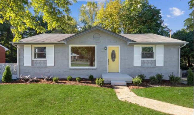 Primary Photo - 209 Willow Ln