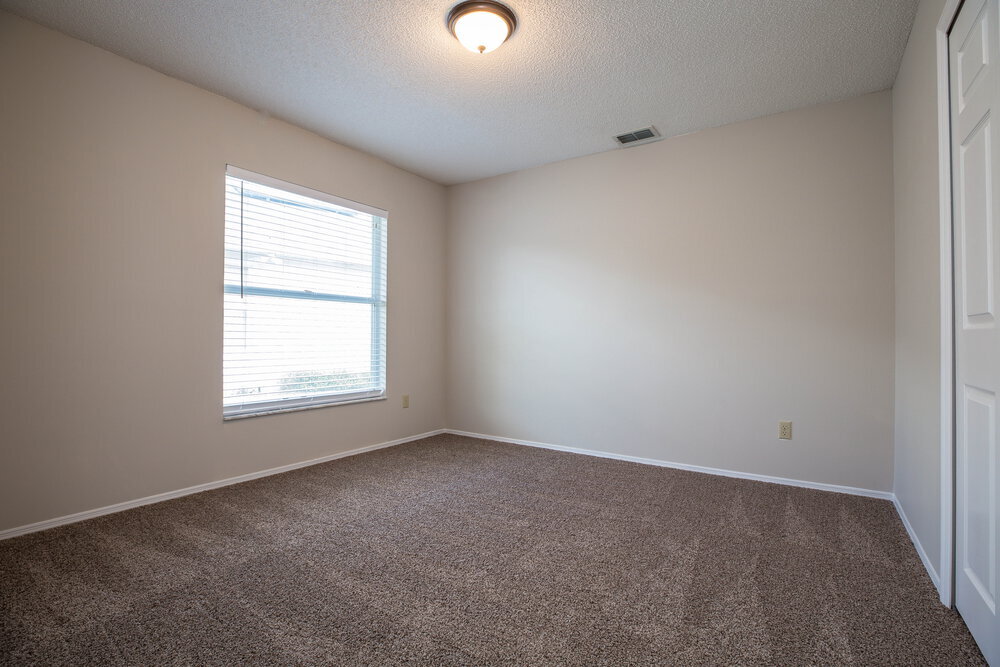 Building Photo - 338 Lakebreeze Cir