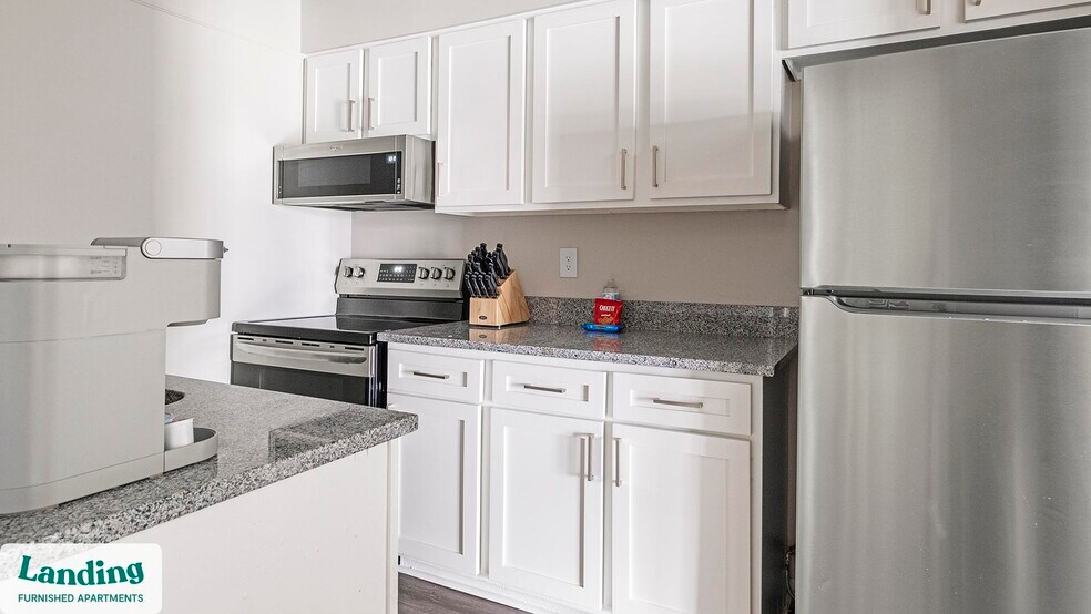 Building Photo - 3450 Manor Dr