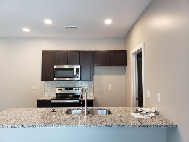 Building Photo - 4955-4953 Morris