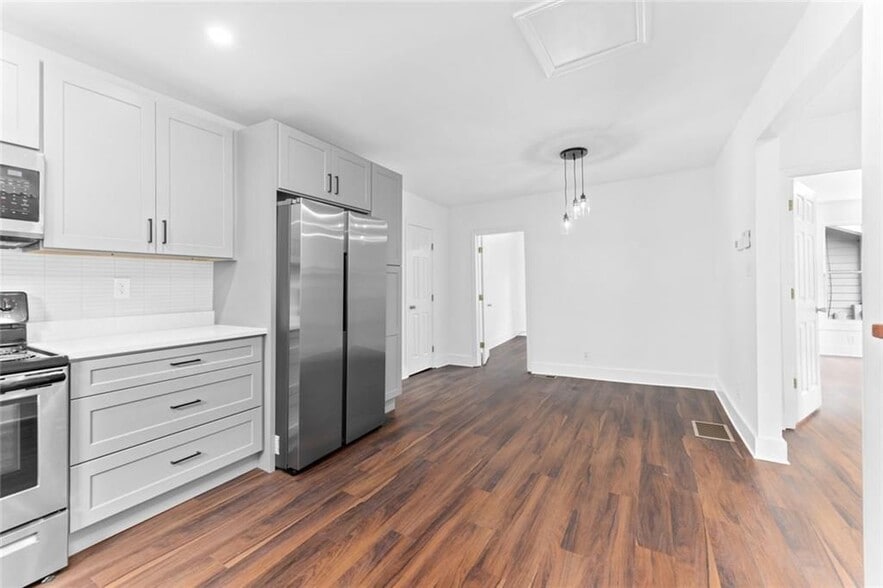 Building Photo - 487 Pasley Ave SE