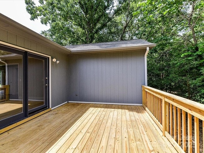 Building Photo - 1117 Hidden Brook Ln