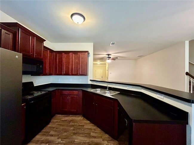 Building Photo - 664 Oakside Pl