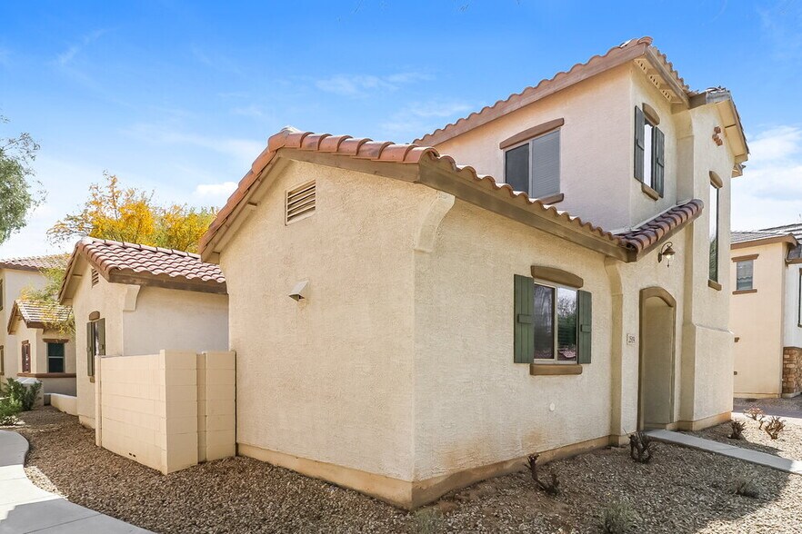 Building Photo - 2519 N 148th Dr