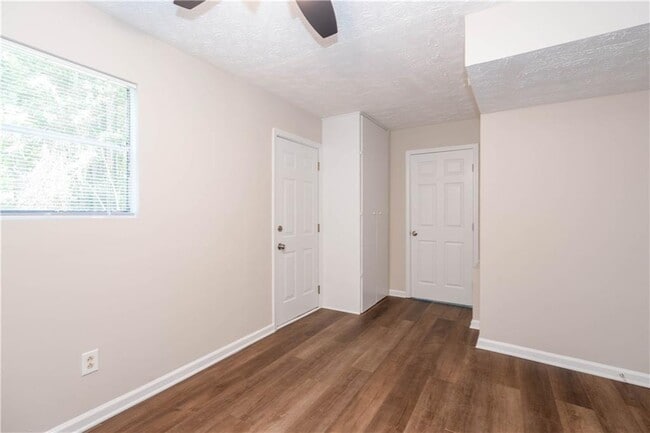 Building Photo - 2759 Shetland Ln NW