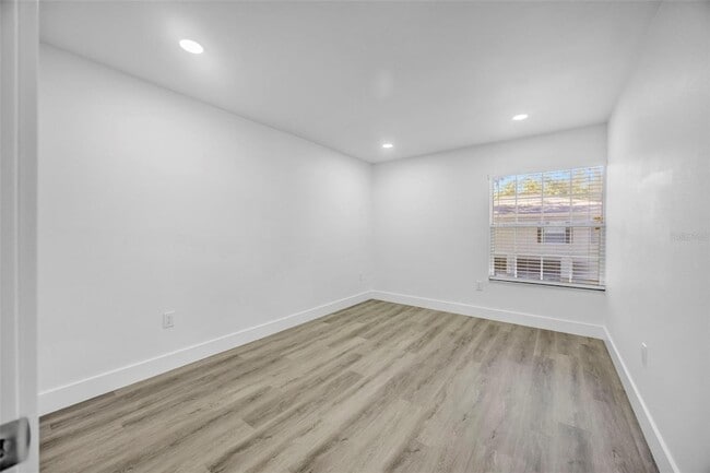 Building Photo - 11728 Raintree Dr