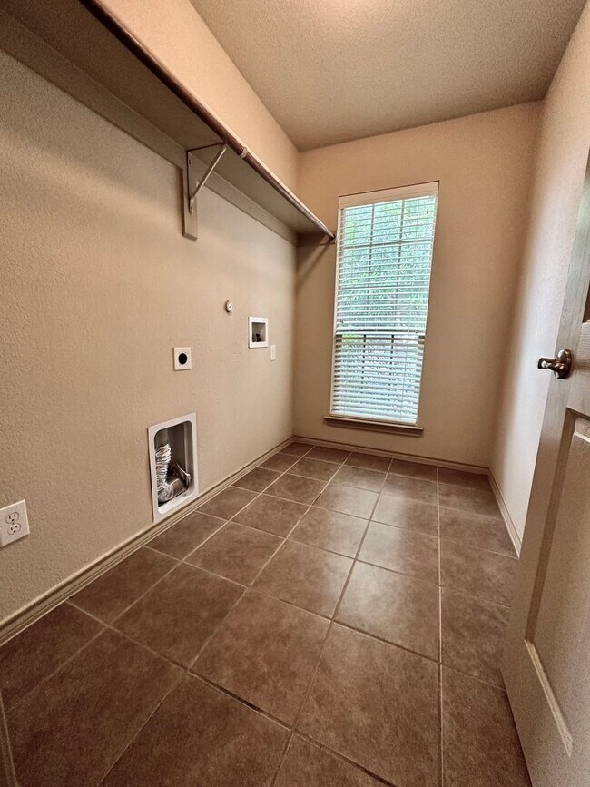 Building Photo - Come Quick! This one won't last long! NEW ...