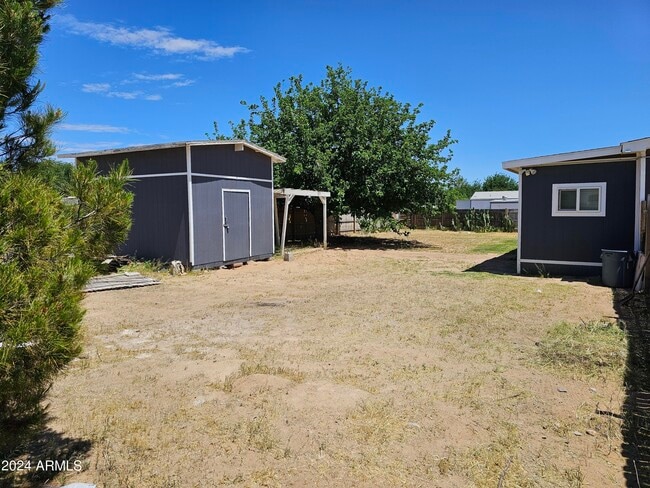 Building Photo - 1042 W Ocotilla St