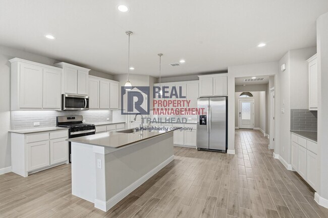 Building Photo - Well-Designed 4 Bedroom Single-Story