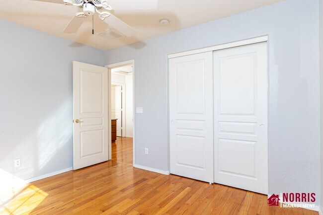 Building Photo - Beautiful Large Home Available Now!