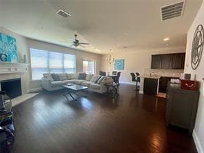 Building Photo - 432 Hunt Dr