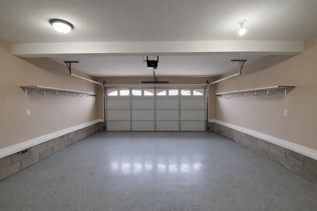 Building Photo - Brick Beauty with Bonus Space Galore!