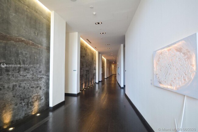 Building Photo - 888 Biscayne Blvd