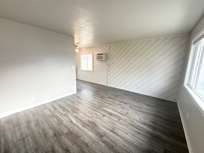 Building Photo - 211 N Indiana Ave