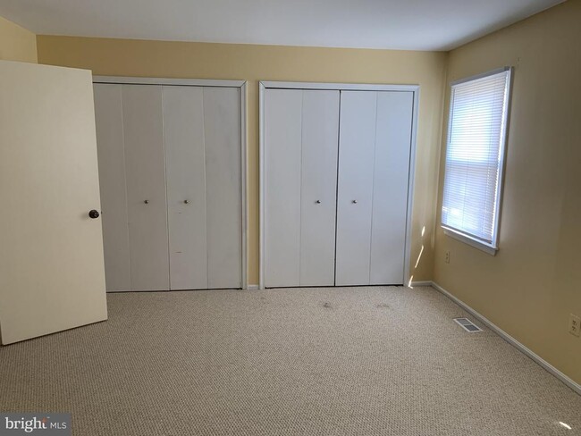 Building Photo - 22319 Mayfield Sq