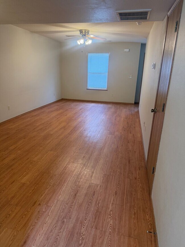 Building Photo - 20304 Skyview Dr