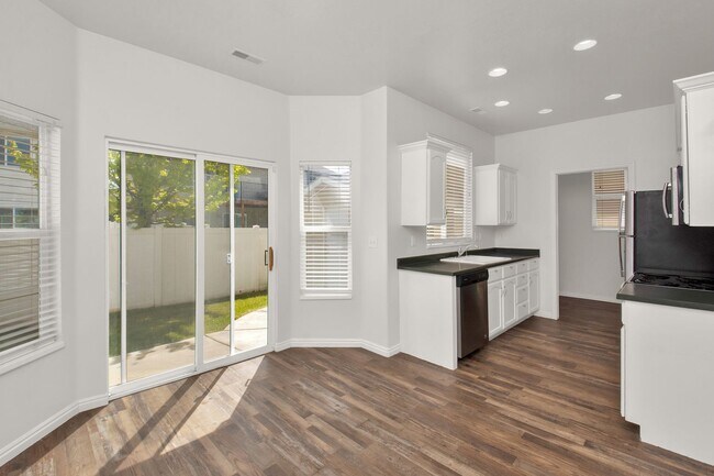 Building Photo - 286 Caleb Dr