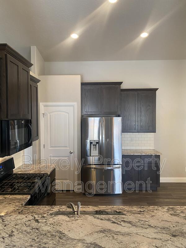 Building Photo - 1476 W Soldotna Dr