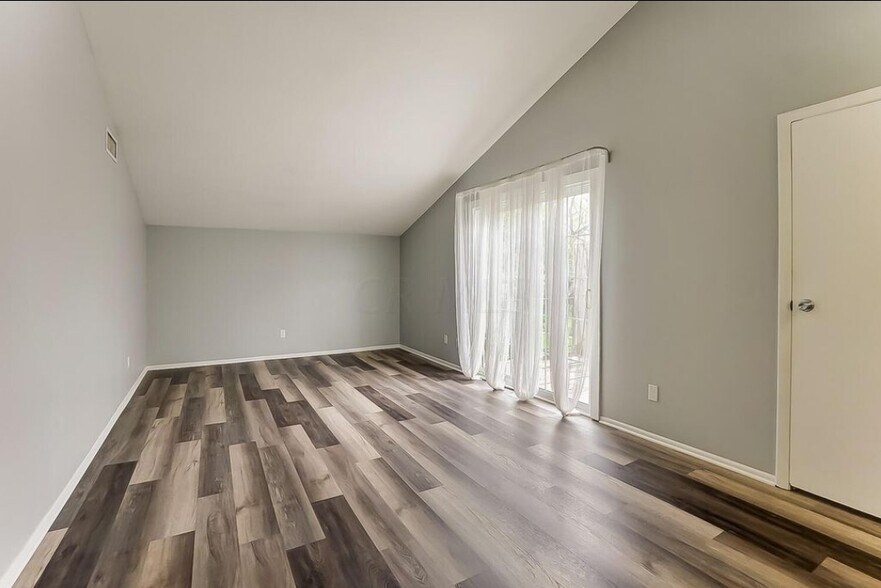 Building Photo - 1060 Merrimar Cir S