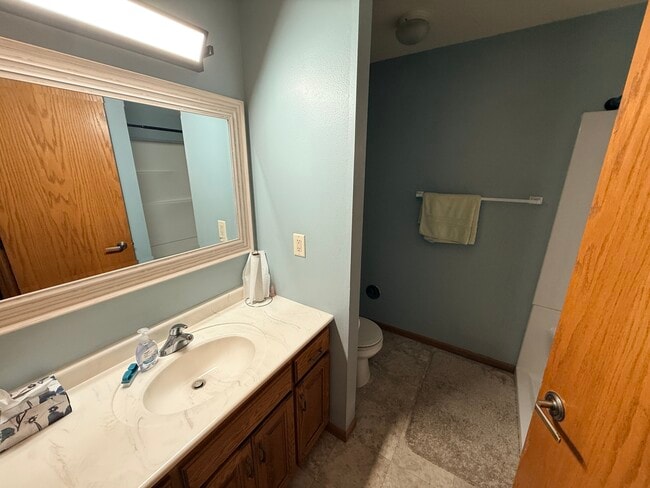 Building Photo - 602 5th Ave S