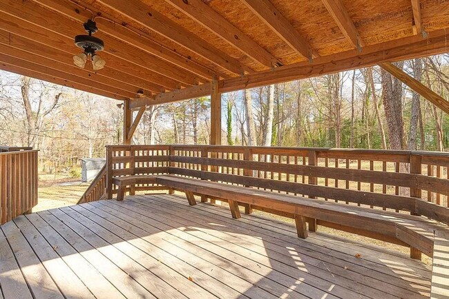 Building Photo - Mills River Rental!