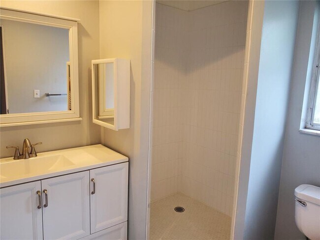 Building Photo - 4626 Hunter Ridge Dr