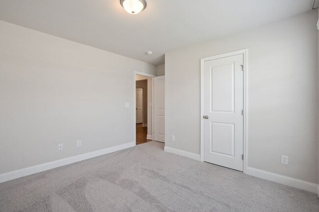 Building Photo - 236 Cherry Laurel Dr