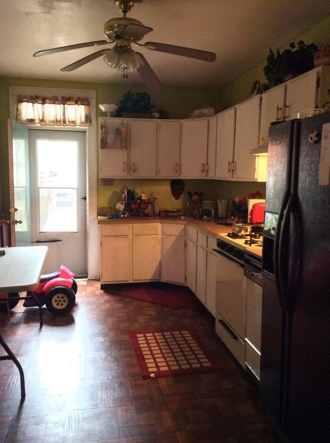 Building Photo - Fantastic 3 bedroom house in York