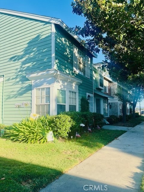 Primary Photo - 5640 Riverside Dr