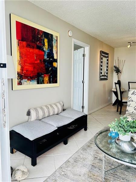 Building Photo - 525 N Ocean Blvd