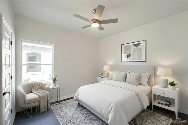 Building Photo - 604 N Onyx Ave