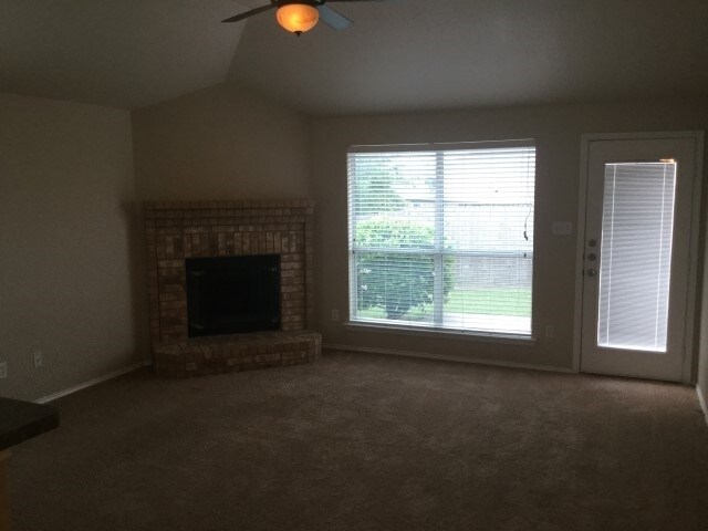 Building Photo - 6233 Brooklynn Dr