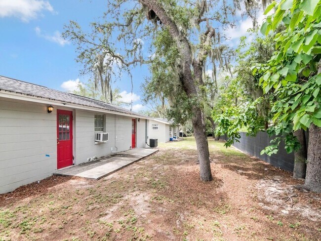 Building Photo - 104 Karde Ln