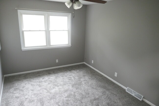 Master Bedroom - 6904 Urbandale Ave