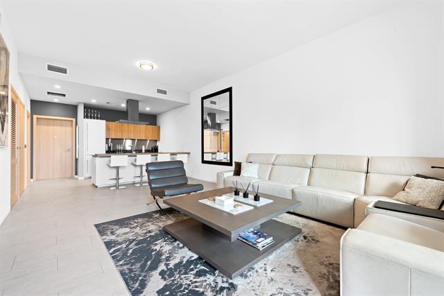 Building Photo - 1000 Brickell Plz
