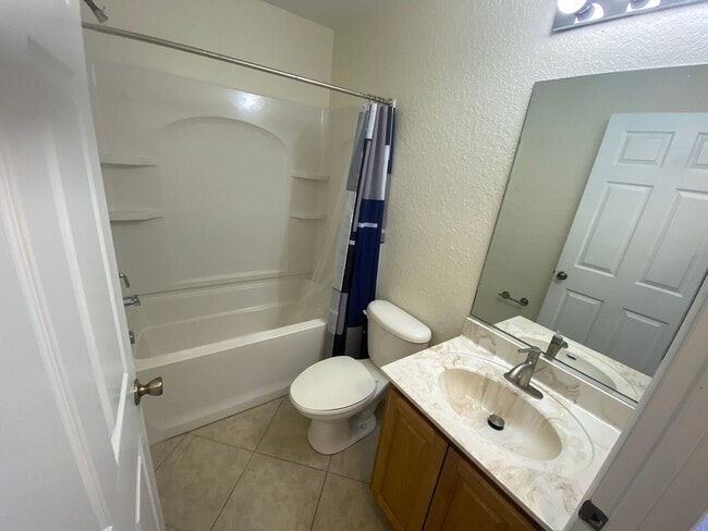 Building Photo - Beautiful, Family & Pet Friendly, 2 Story,...