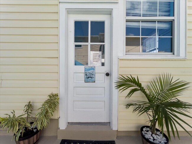 Building Photo - 3801 1st Ave S