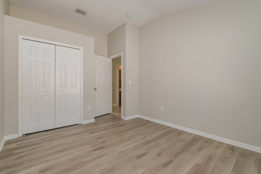 Building Photo - 3123 Summer House Dr