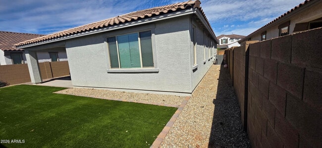 Building Photo - 14759 W Soft Wind Dr