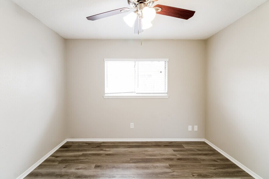 Building Photo - 1206 Cable Way