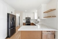 Building Photo - 666 W 725 N