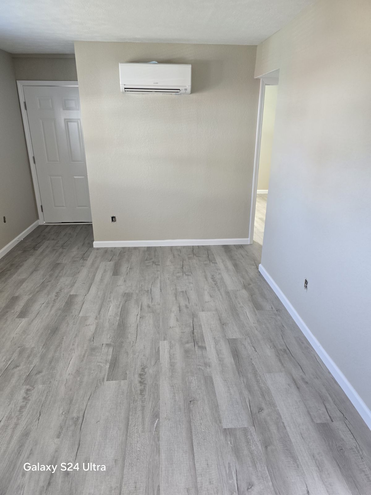 Building Photo - 108 Tacoma Rd