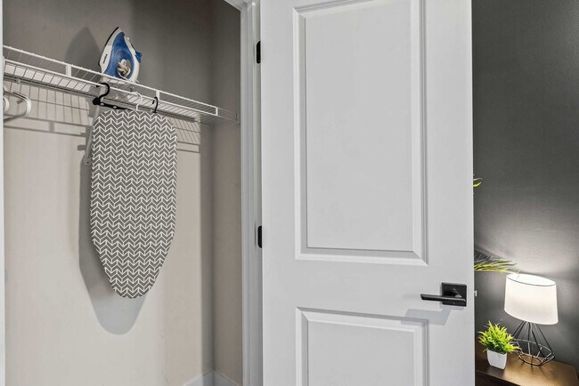 Building Photo - 3019 Jolene Ct