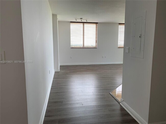 Building Photo - 1745 E Hallandale Beach Blvd