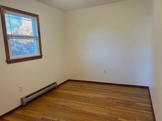 Building Photo - Single family rental near Lake Maspenock