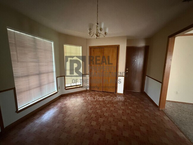 Building Photo - 6503 Terryville Dr