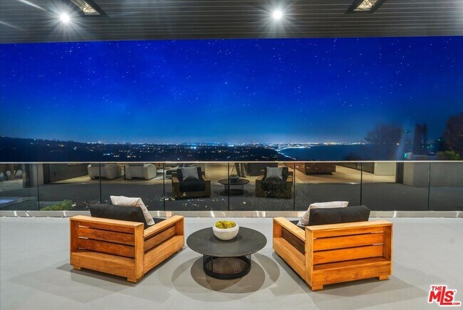 Building Photo - 766 Paseo Miramar