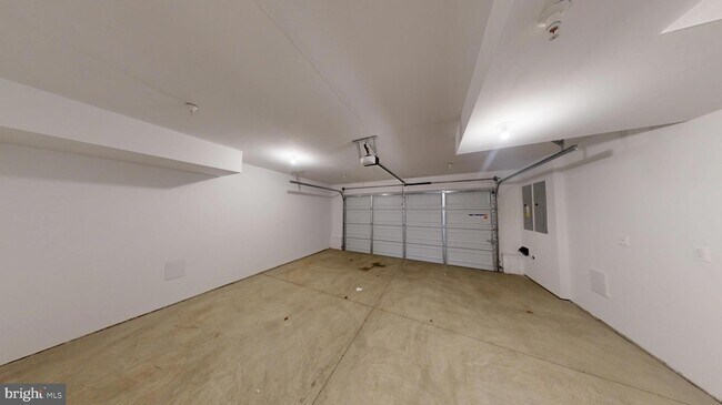 Building Photo - 5617 Vermillion Cir