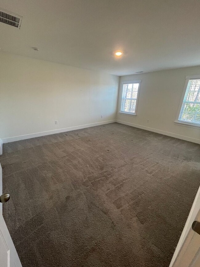 Building Photo - Charming 4 Bedroom Home Located In Cary