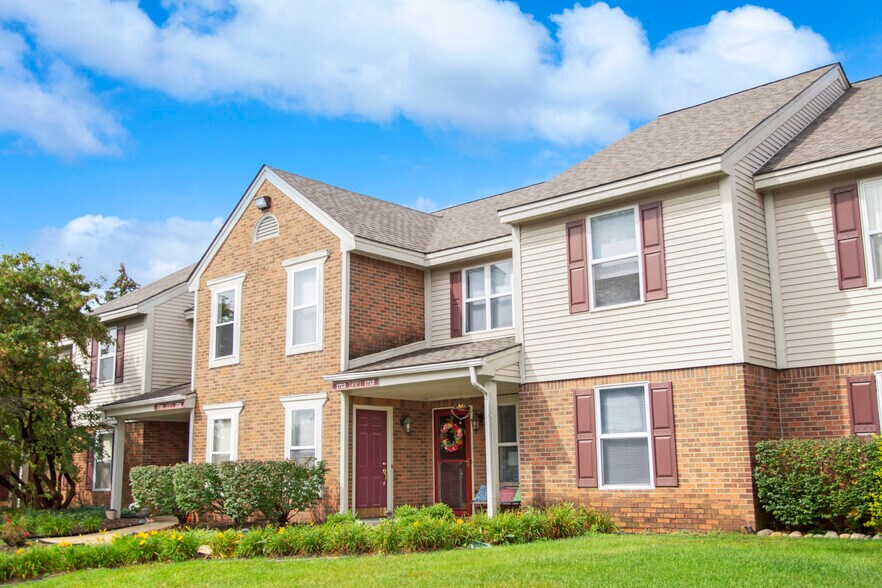 Private Entrance - Whispering Winds Apartments